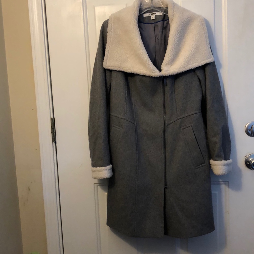 DKNY women's size 8 gray winter coat wool blend